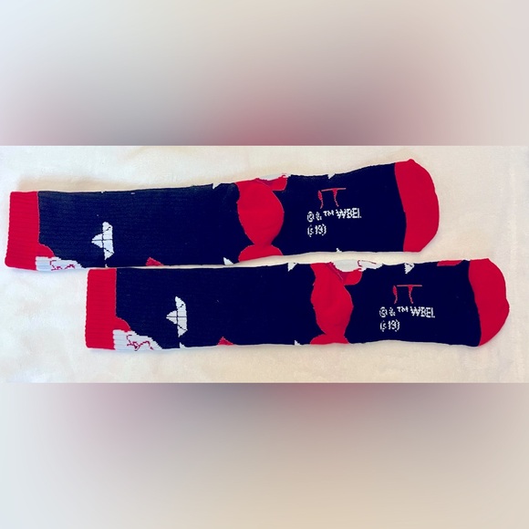 3 Pair of Crew Socks, IT-PENNYWISE, Freddy Krueger & Venom Horror Socks - Picture 7 of 16